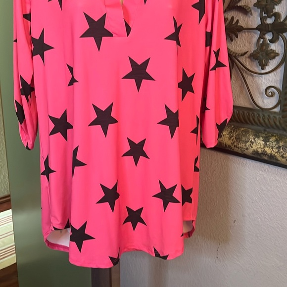 Hamish U.S.A top - Pink with black stars V- Neck Sz S - Picture 3 of 10